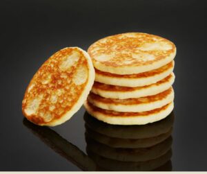 Des canapés faibles en FODMAP pour les fêtes avec cette recette de blinis à la farine de millet